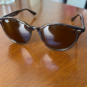 Ray Ban Rb4305 unisex tortoise shell sunglasses.
